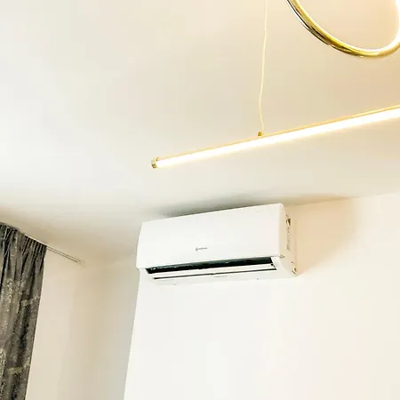 1 Bedroom 923 *